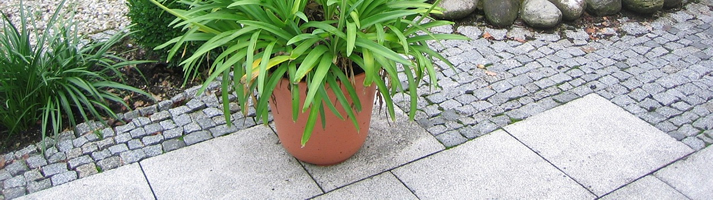 concrete patio using concrete slabs